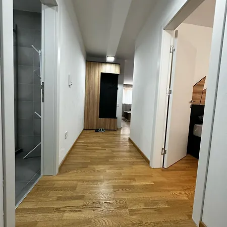 Apartment Mar 15